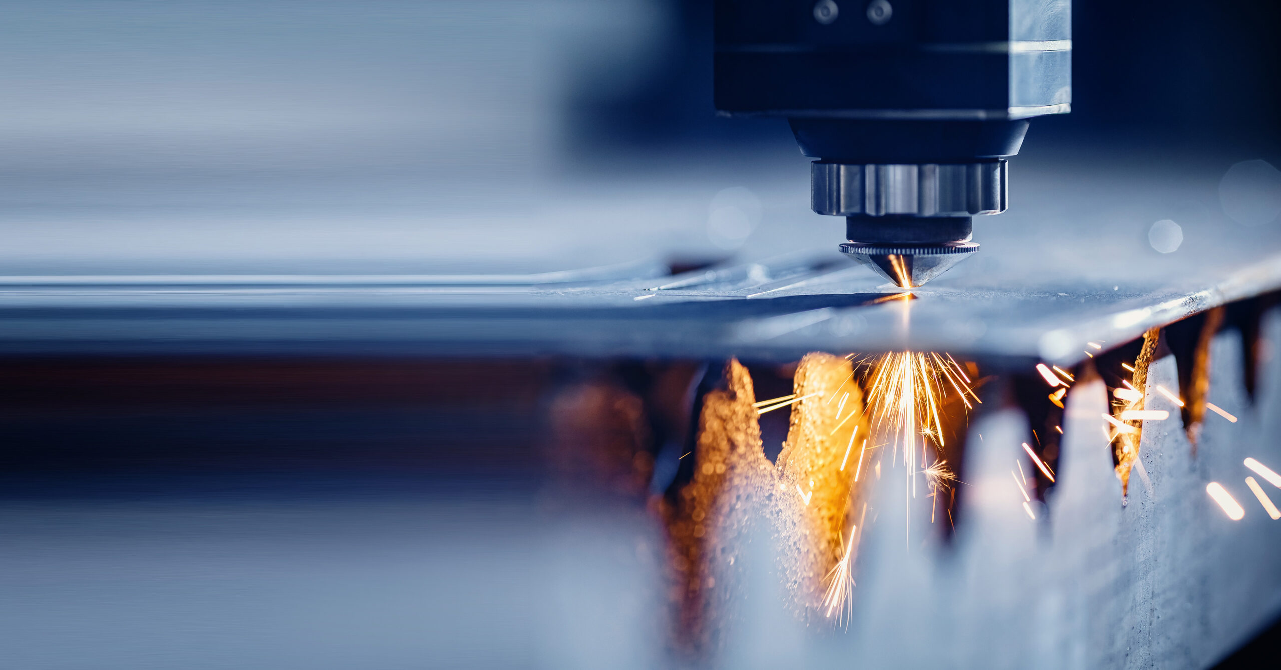 Automatisierte Fertigungsstraße mit IoT-Sensorik