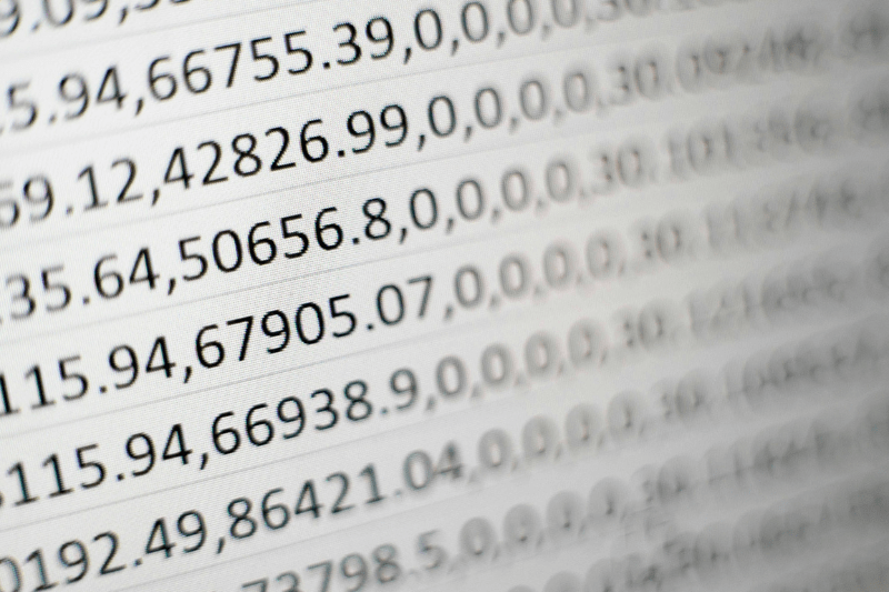 Zahlenkolonnen auf einem Excel-Sheet – Symbol für unstrukturierte Daten
